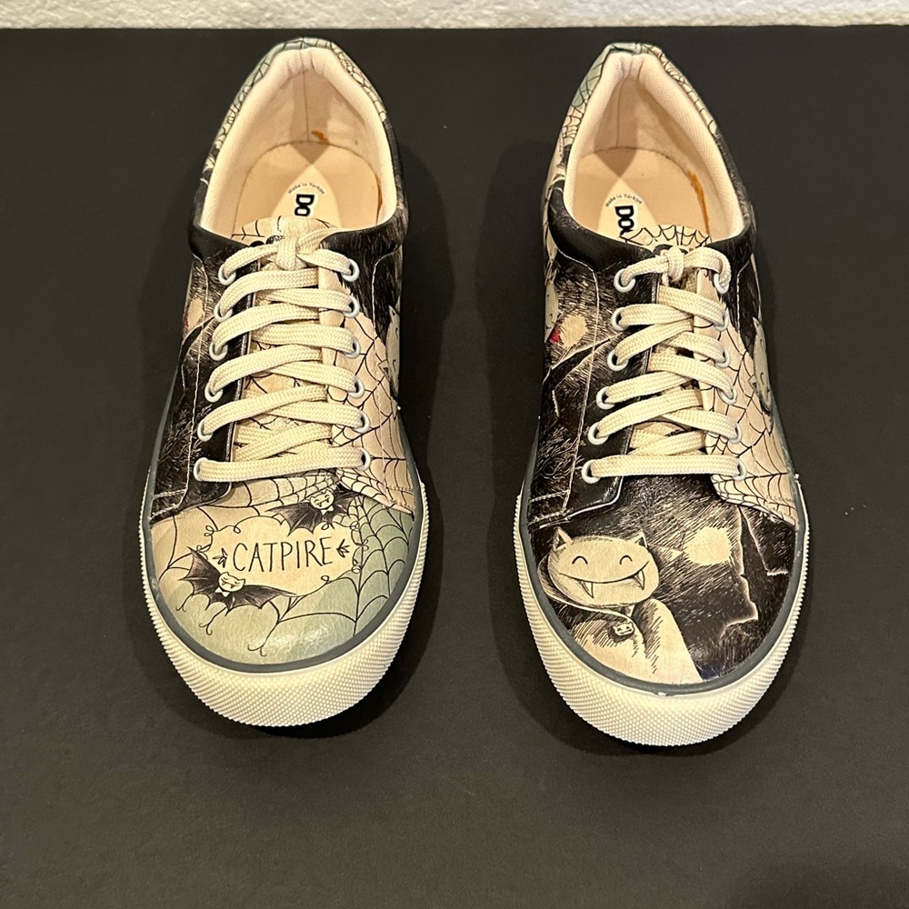 DoGo hand painted vegan ‘Catpire’ sneakers - Picture 13 of 16